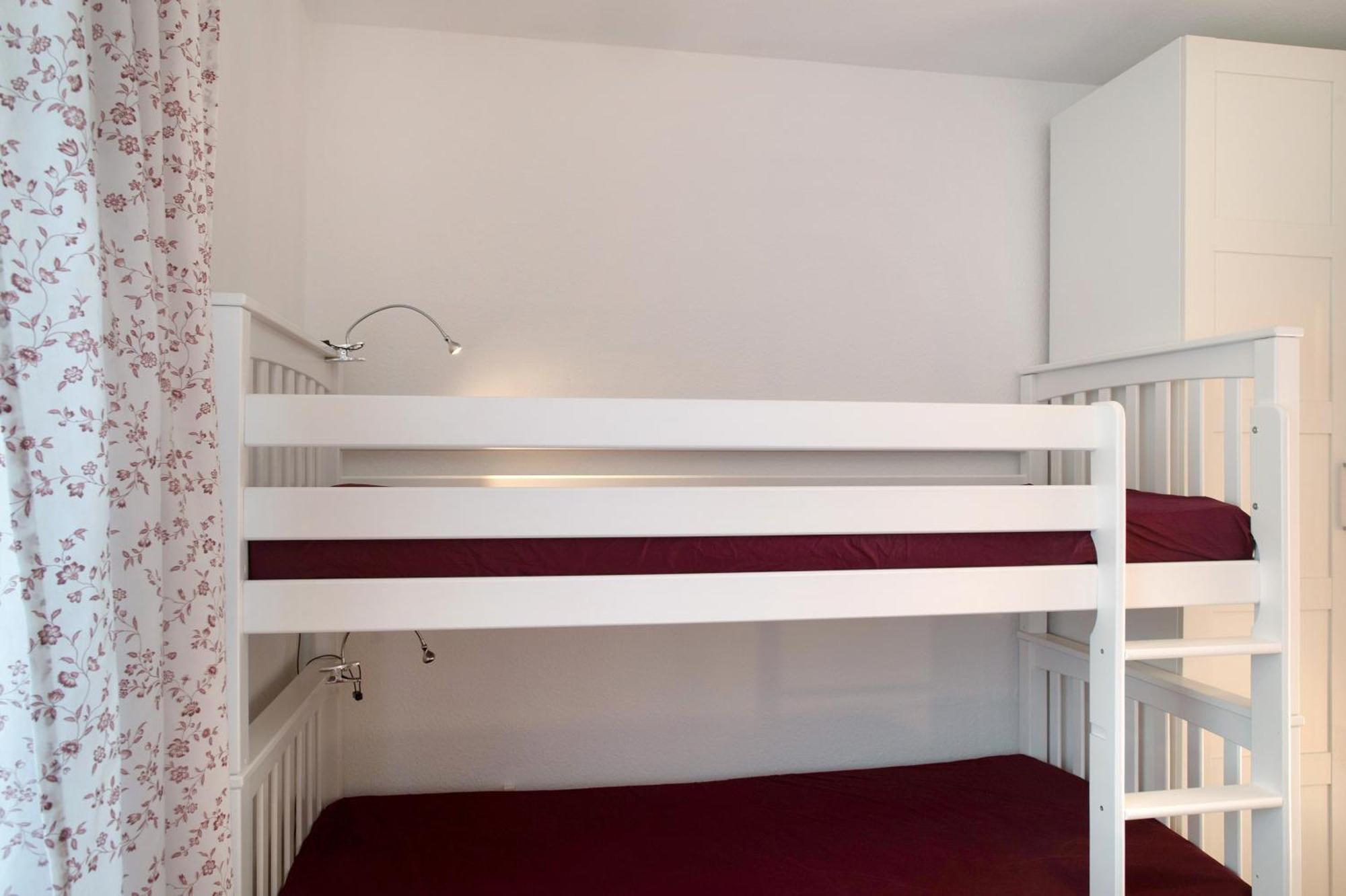 Ferienwohnung 'Alte Schule' Нинхаген Экстерьер фото